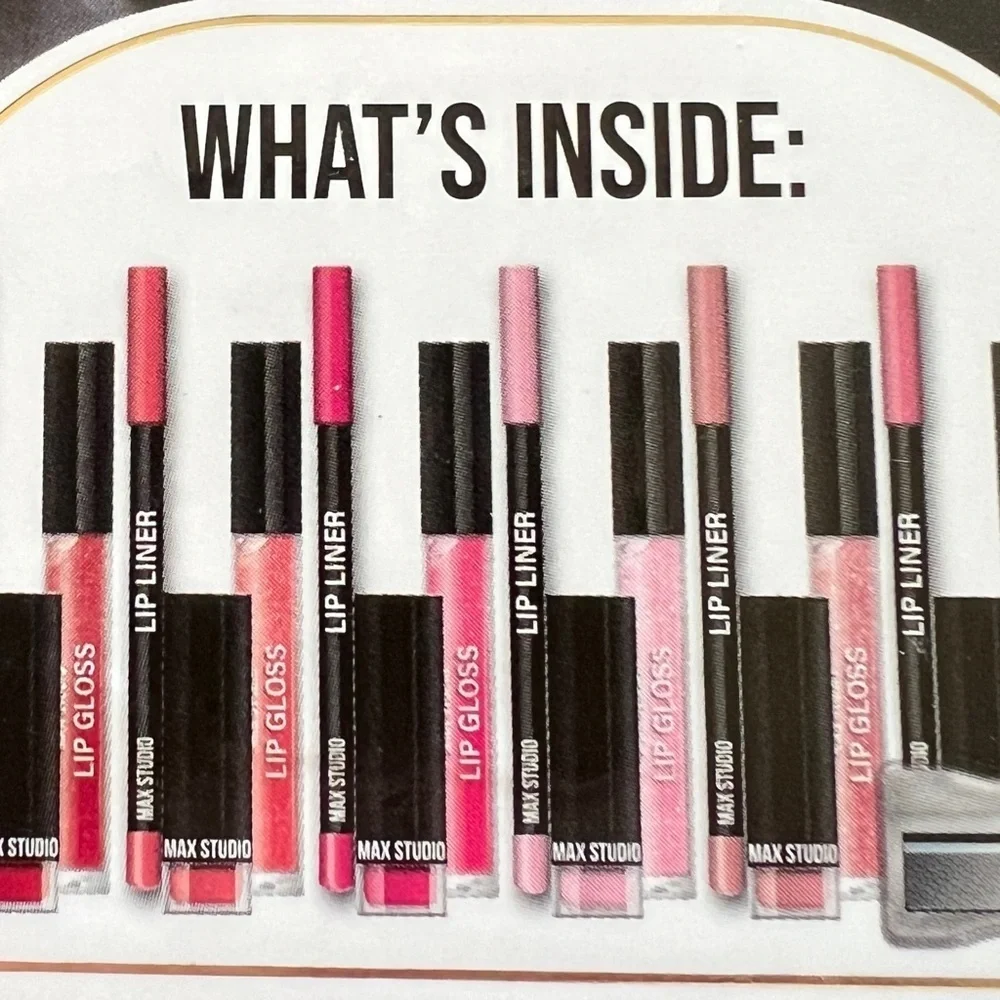 18 piece Max Studio Ultimate Lip 💋 Kit